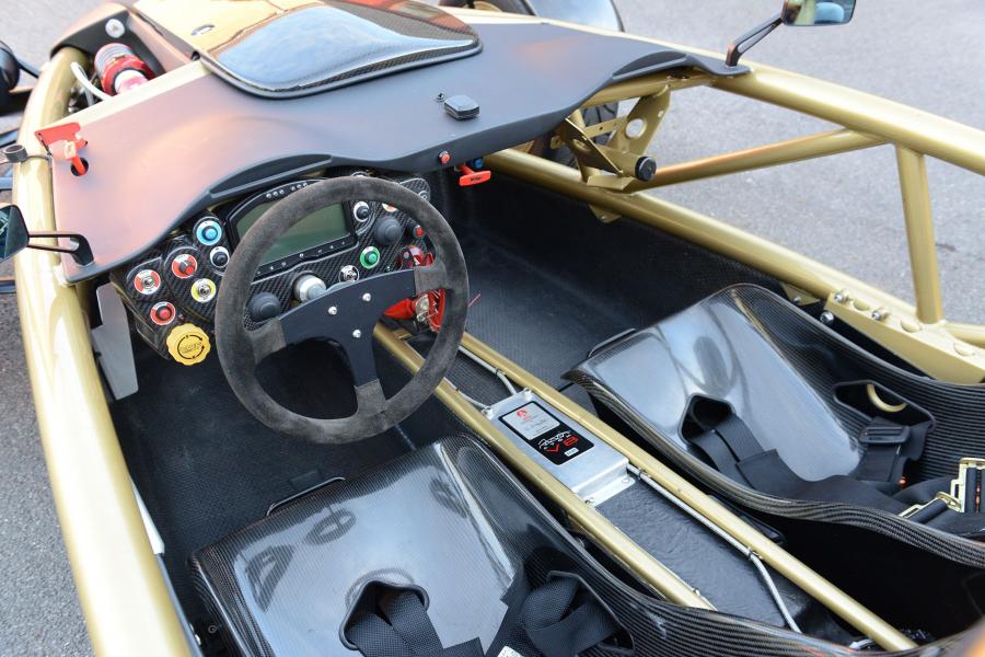 Торпедо Ariel Atom 500 V8 2010 года  (фото 10 из 17)